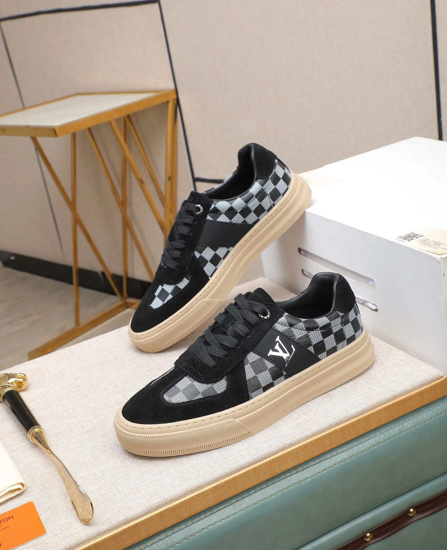 Men's shoes 💰420 📛📛(Niuli) high-end [LOUIS VUITTON】Louis Vuitton official website synchronizes new products👟Milan fashion catwalk style🇰🇾🇰🇾LV house logo, celebrity style, a must-have for fashionistas⚠️First-layer calfskin➕Cowhide lining➕Official website original original outsole👞Number 38-44